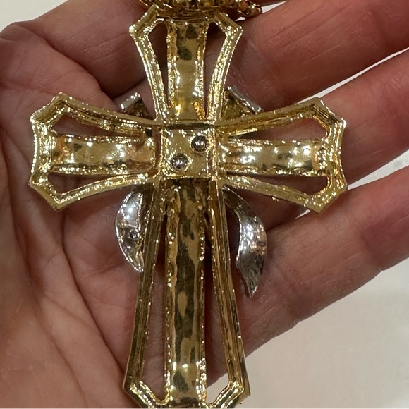 CROSS Large 3.25" Gold Tone Crystal Cross Necklace – Lightweight Statement Piece - Picture 6 of 12